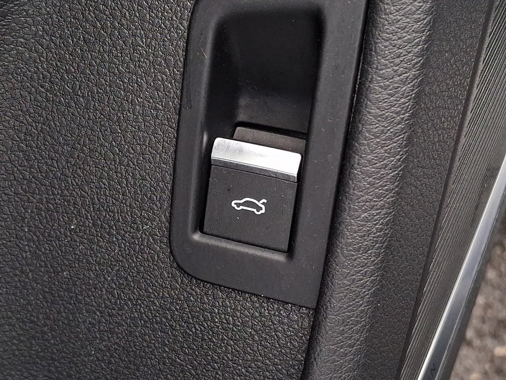 Thumbnail: 2022 Audi Q7 - 24