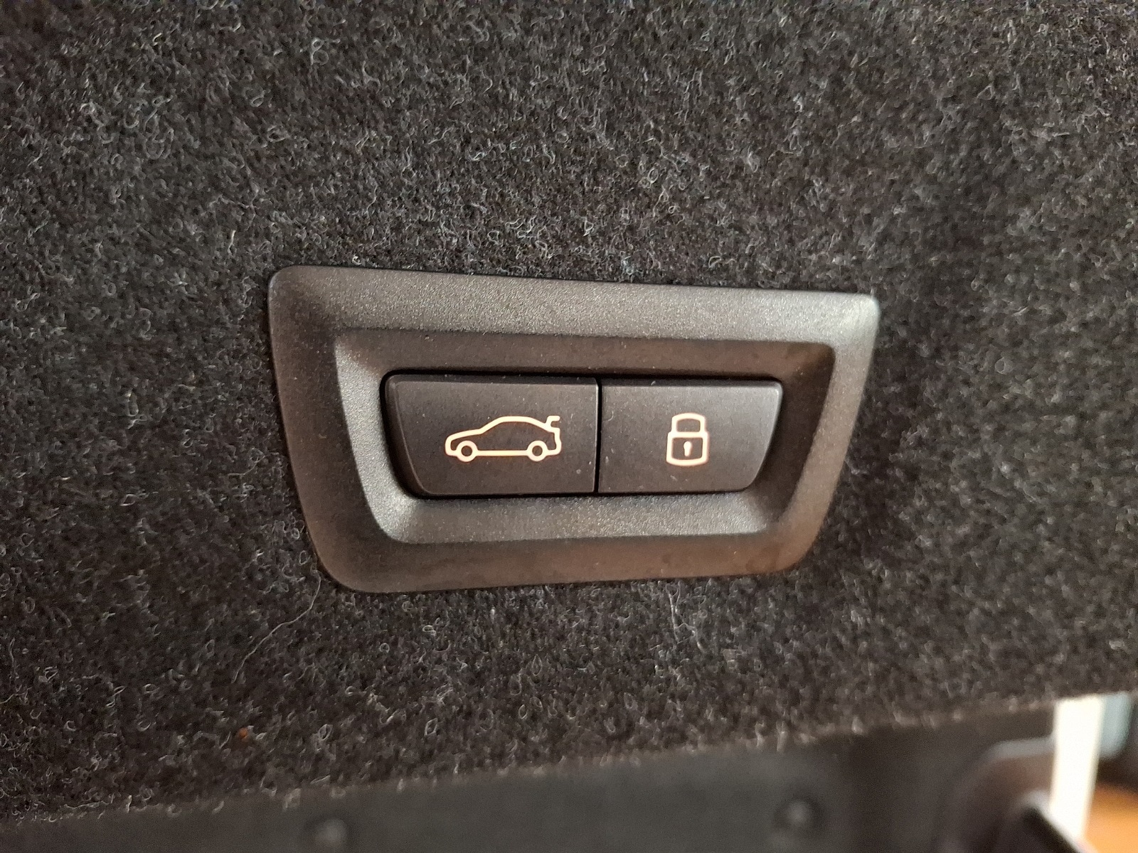 Thumbnail: 2025 BMW 3 Series - 28