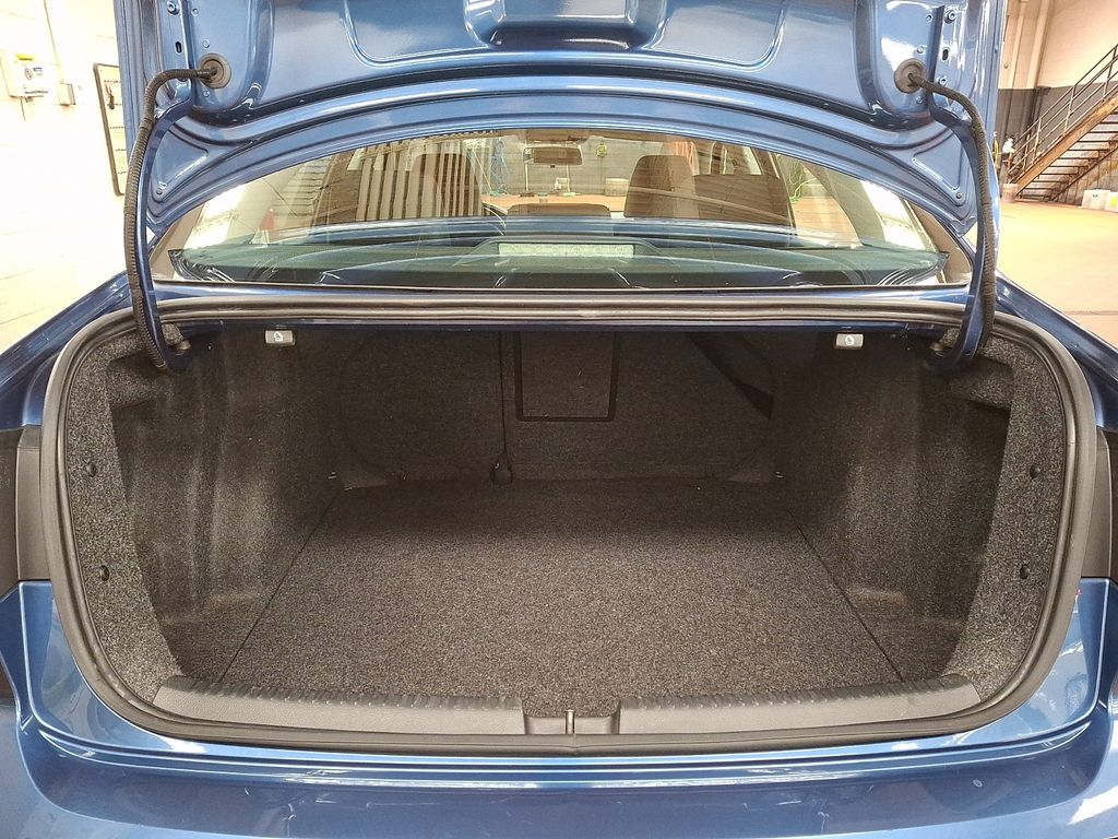 Thumbnail: 2017 Volkswagen Jetta - 27