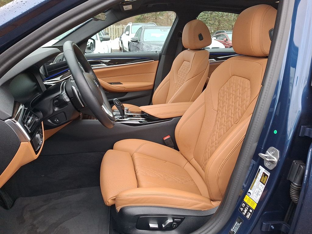 Thumbnail: 2023 BMW 5 Series - 9