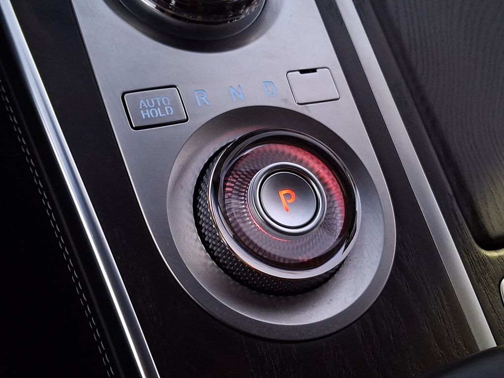 Thumbnail: 2023 Genesis GV80 - 13