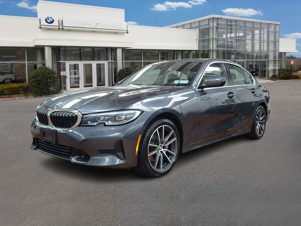 2021 BMW 3 Series 330i's photo
