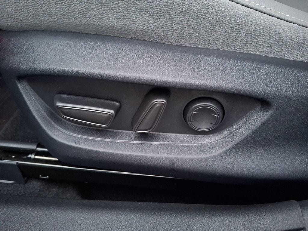 Thumbnail: 2025 Toyota Camry - 12