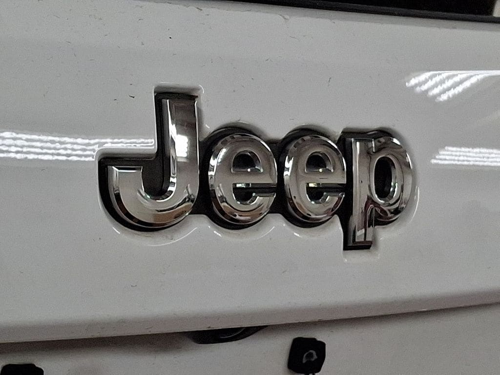 Thumbnail: 2022 Jeep Grand Cherokee - 28