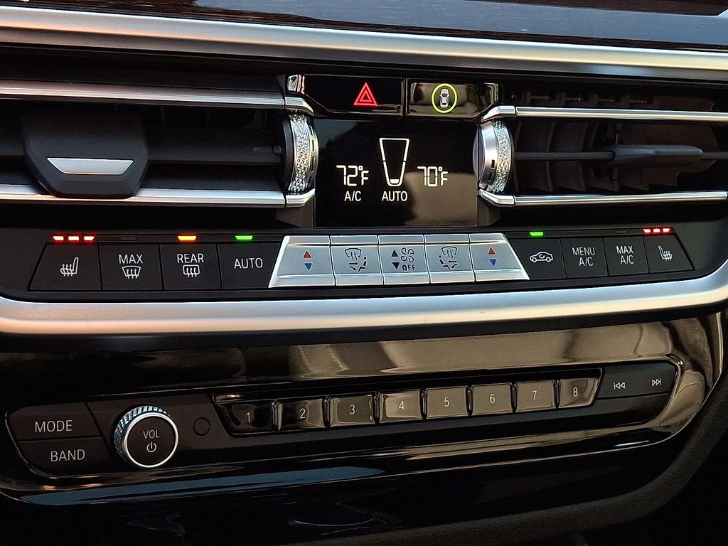 Thumbnail: 2023 BMW X4 - 10