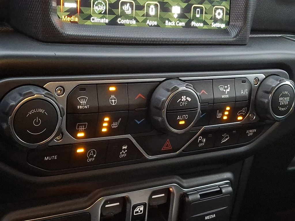 Thumbnail: 2020 Jeep Wrangler - 12