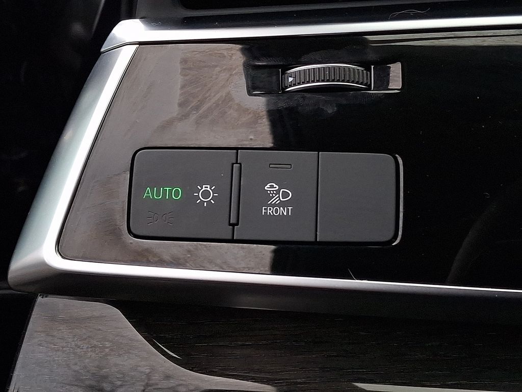 Thumbnail: 2022 Audi Q7 - 21