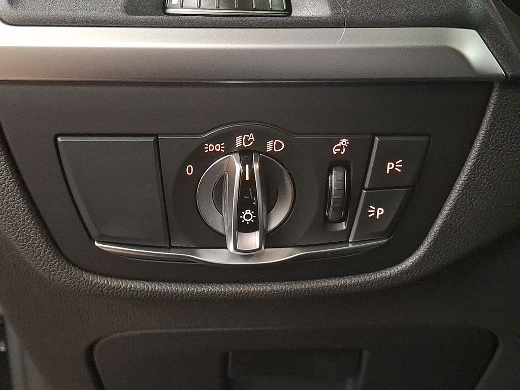 Thumbnail: 2025 BMW X4 - 22