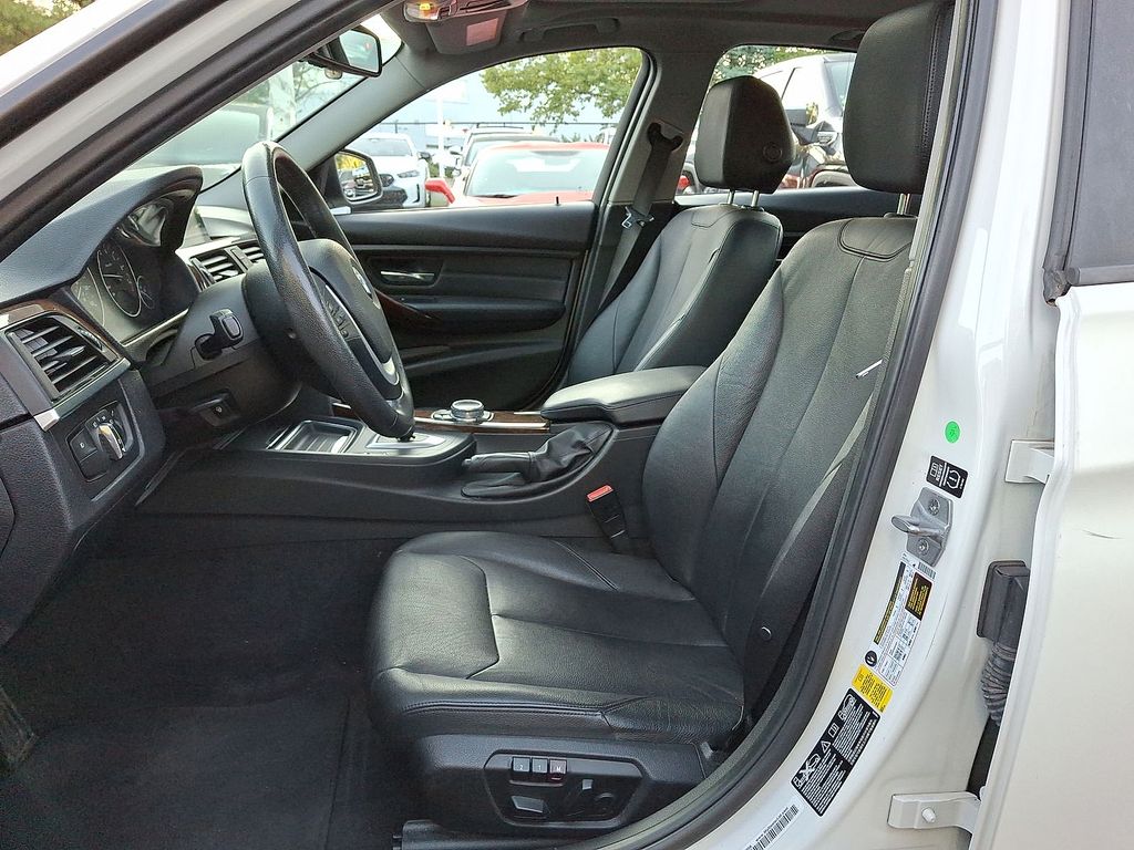 Thumbnail: 2014 BMW 3 Series - 11