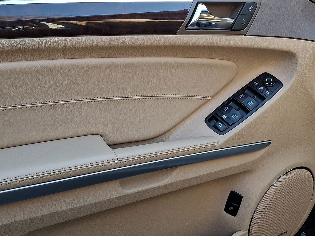 Thumbnail: 2011 Mercedes-Benz GL-Class - 9