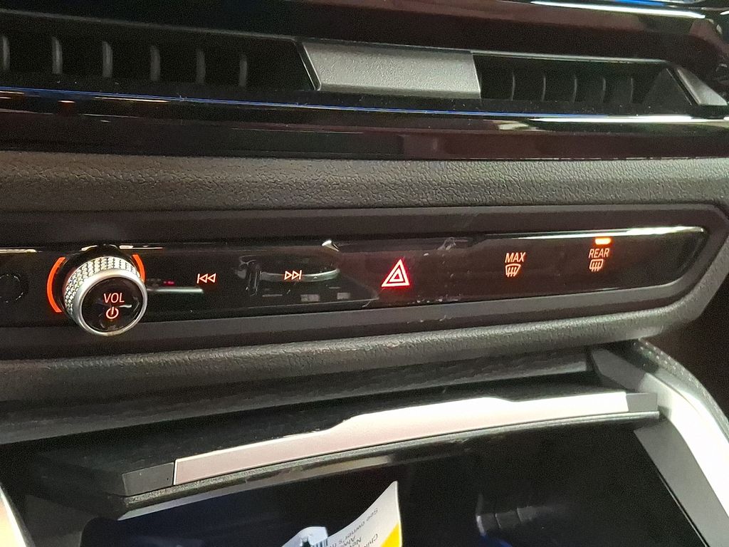 Thumbnail: 2025 BMW i4 - 13