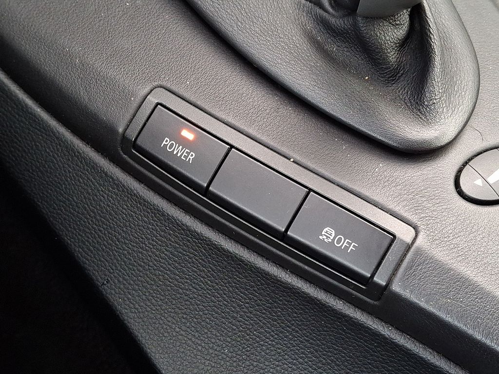 Thumbnail: 2012 BMW M3 - 19