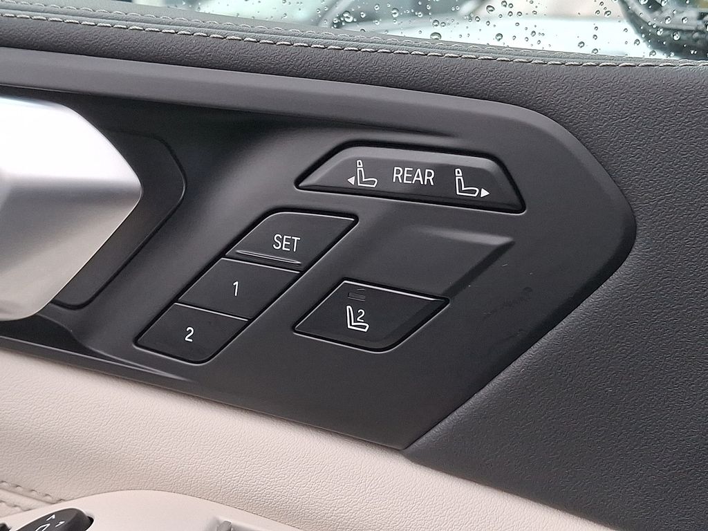 Thumbnail: 2026 BMW X7 - 26