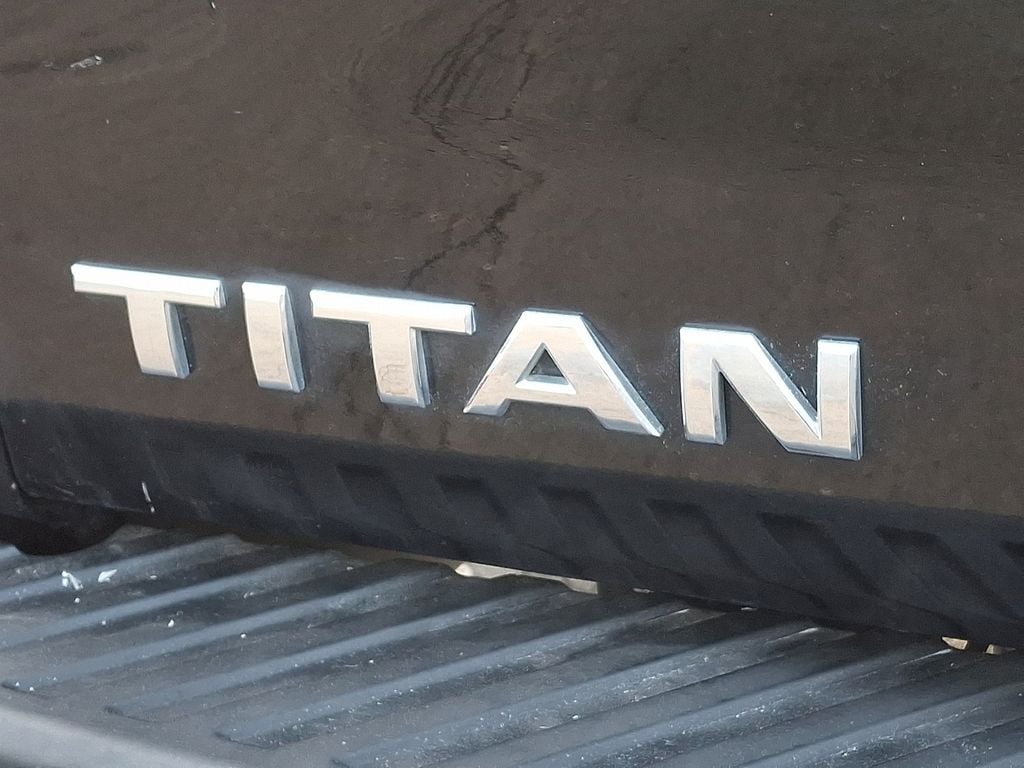 Thumbnail: 2014 Nissan Titan - 29