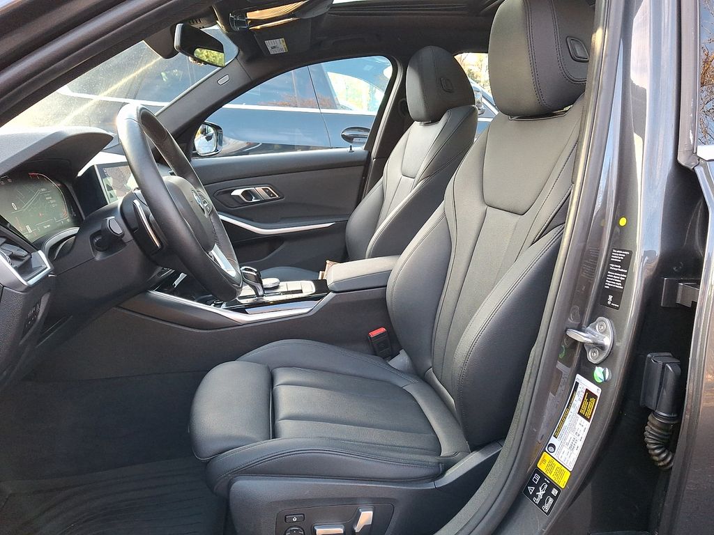 Thumbnail: 2019 BMW 3 Series - 10