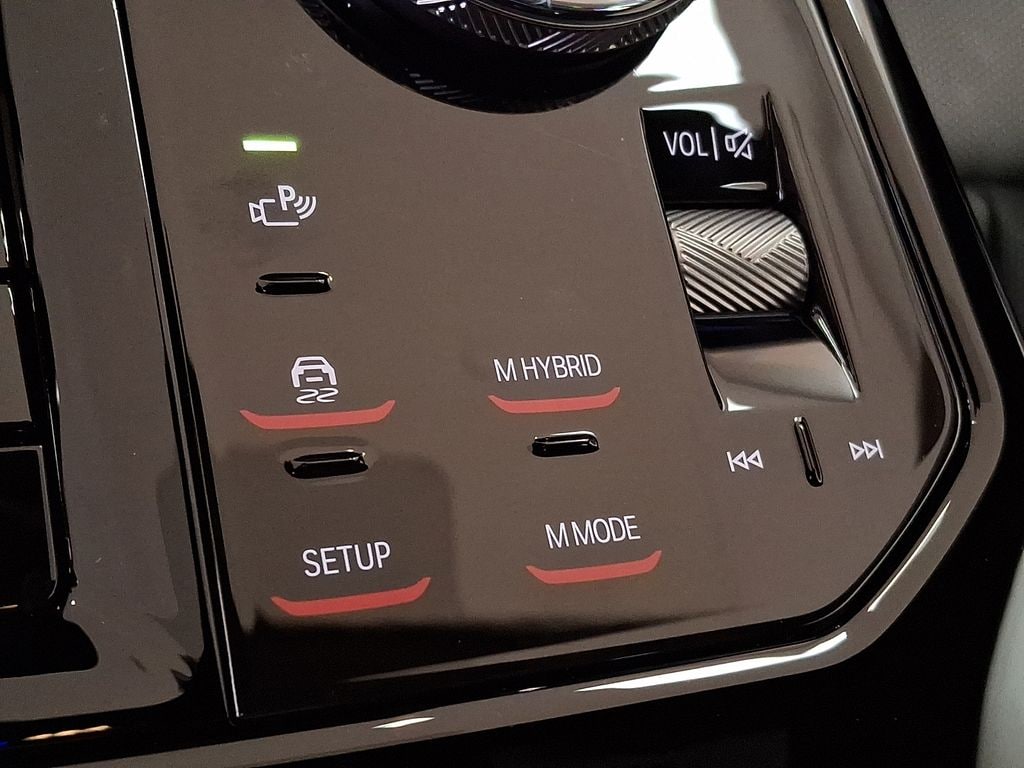 Thumbnail: 2026 BMW M5 - 10