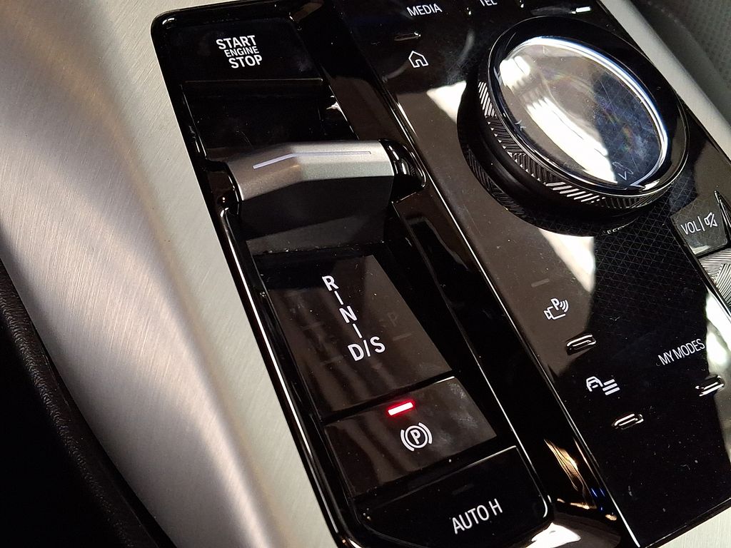 Thumbnail: 2025 BMW X3 - 13