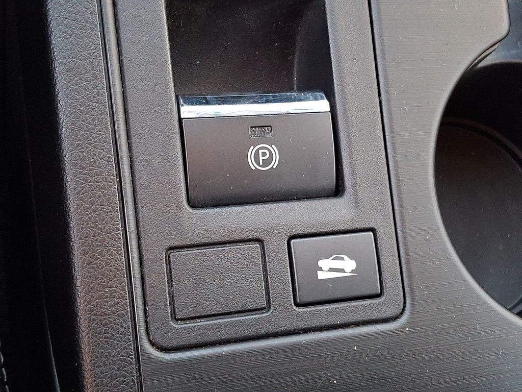 Thumbnail: 2015 Subaru Legacy - 19