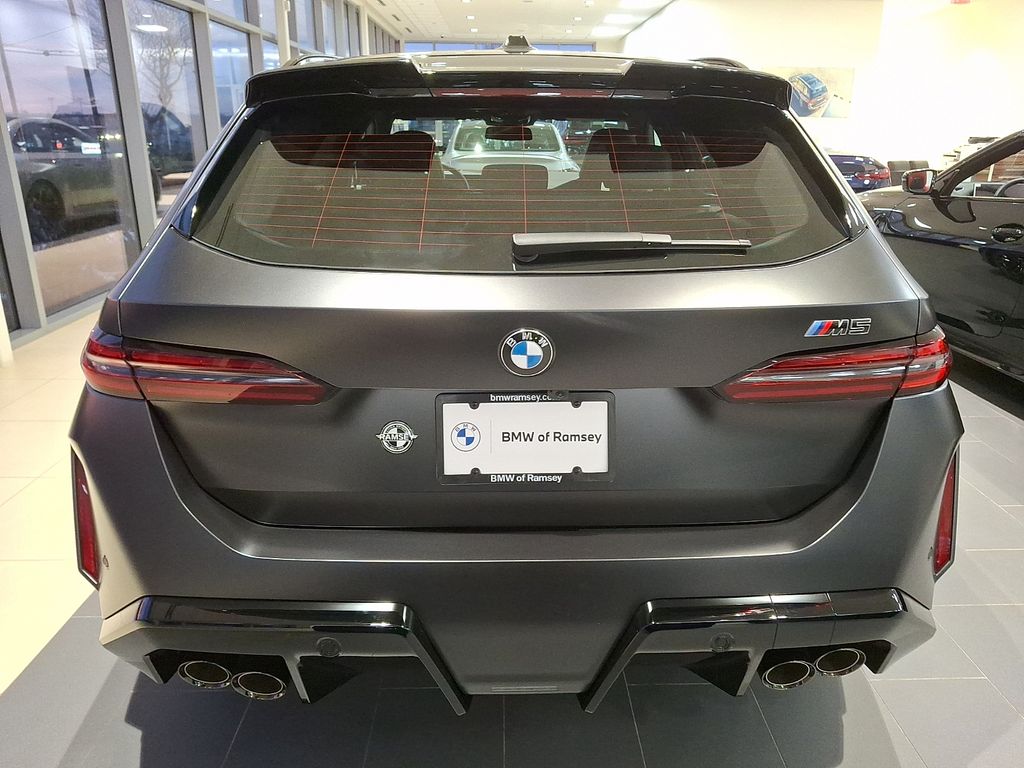 Thumbnail: 2026 BMW M5 - 5