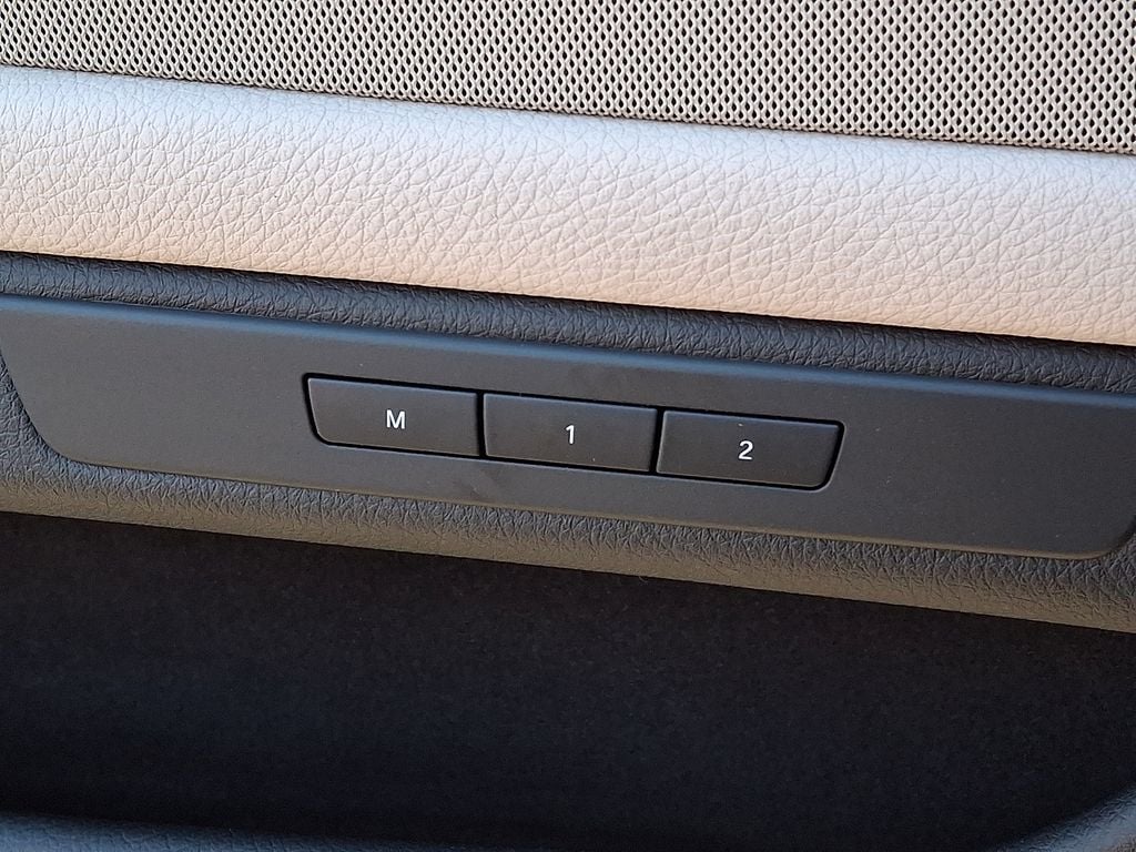 Thumbnail: 2011 BMW 5 Series - 25