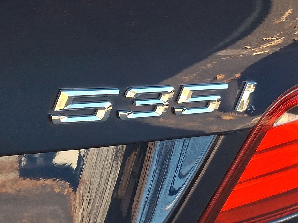 Thumbnail: 2011 BMW 5 Series - 29