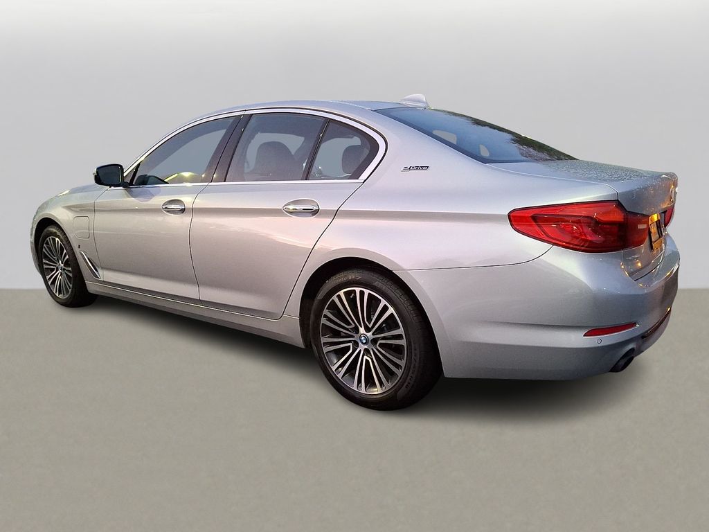 Thumbnail: 2018 BMW 5 Series - 5