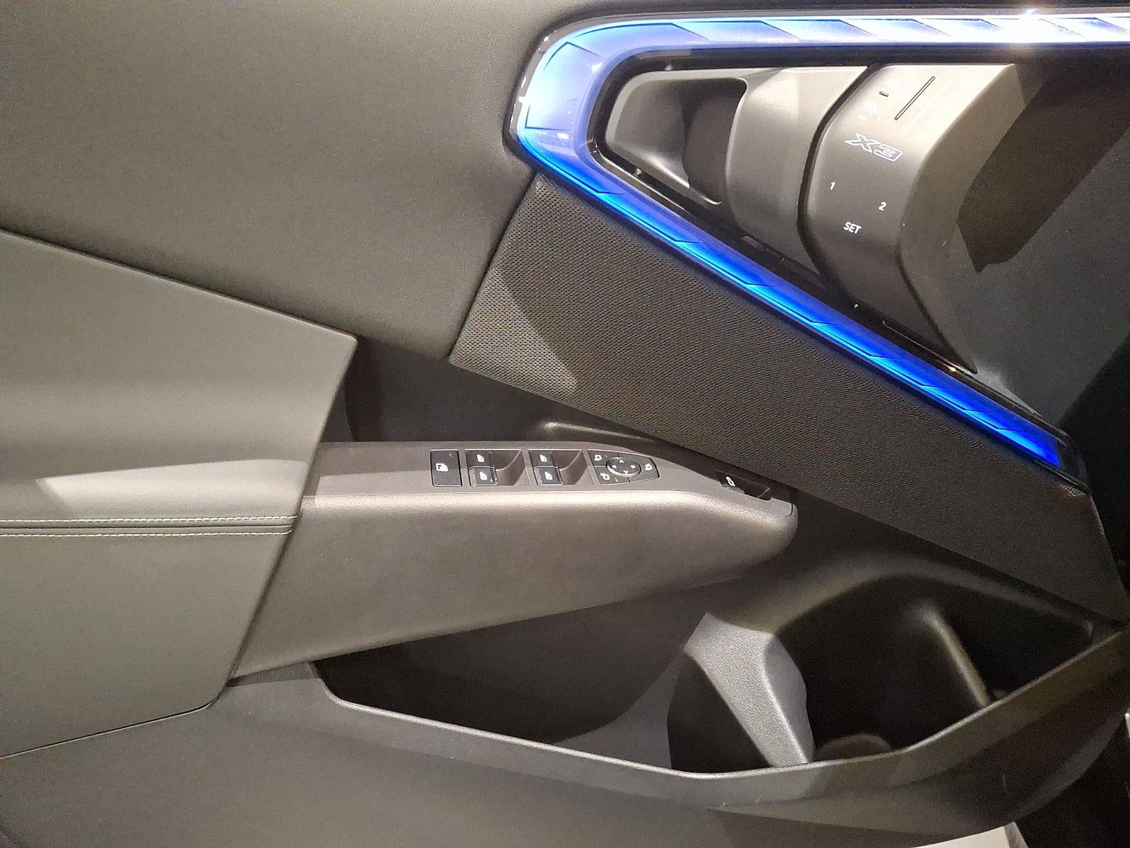 Thumbnail: 2025 BMW X3 - 9