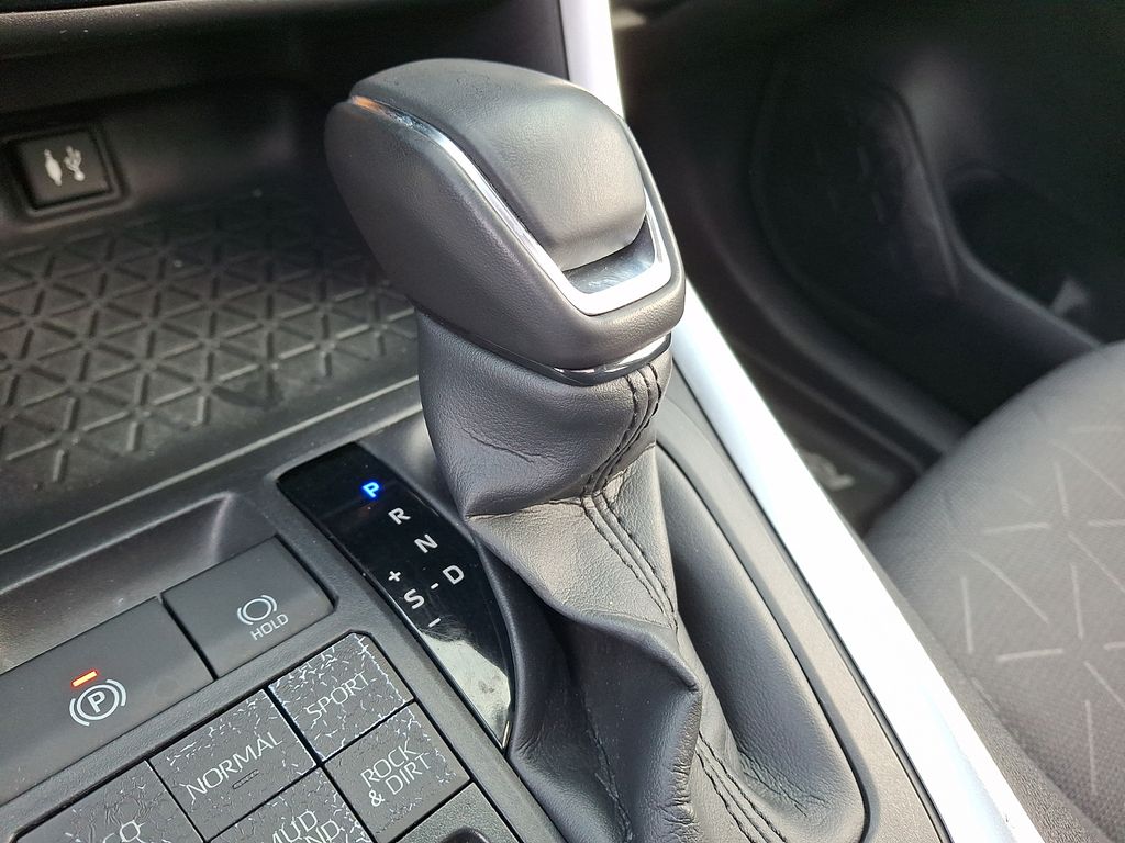 Thumbnail: 2019 Toyota RAV4 - 13