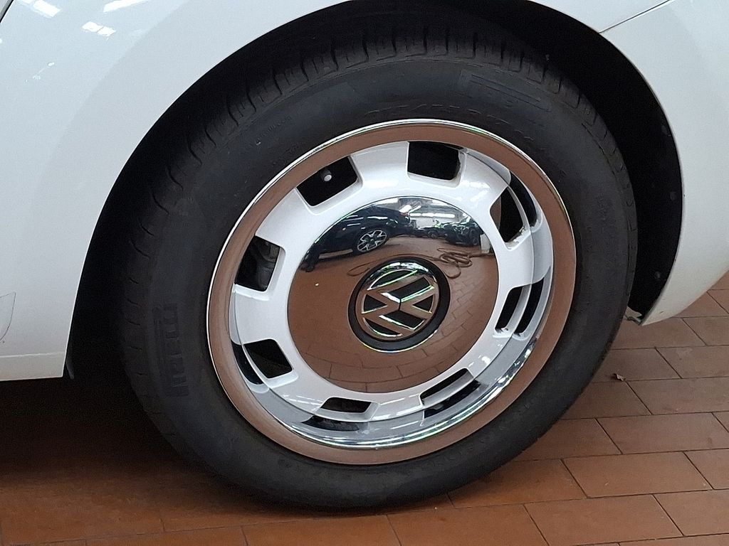 Thumbnail: 2015 Volkswagen Beetle - 7