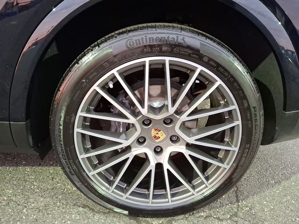 Thumbnail: 2023 Porsche Cayenne - 6