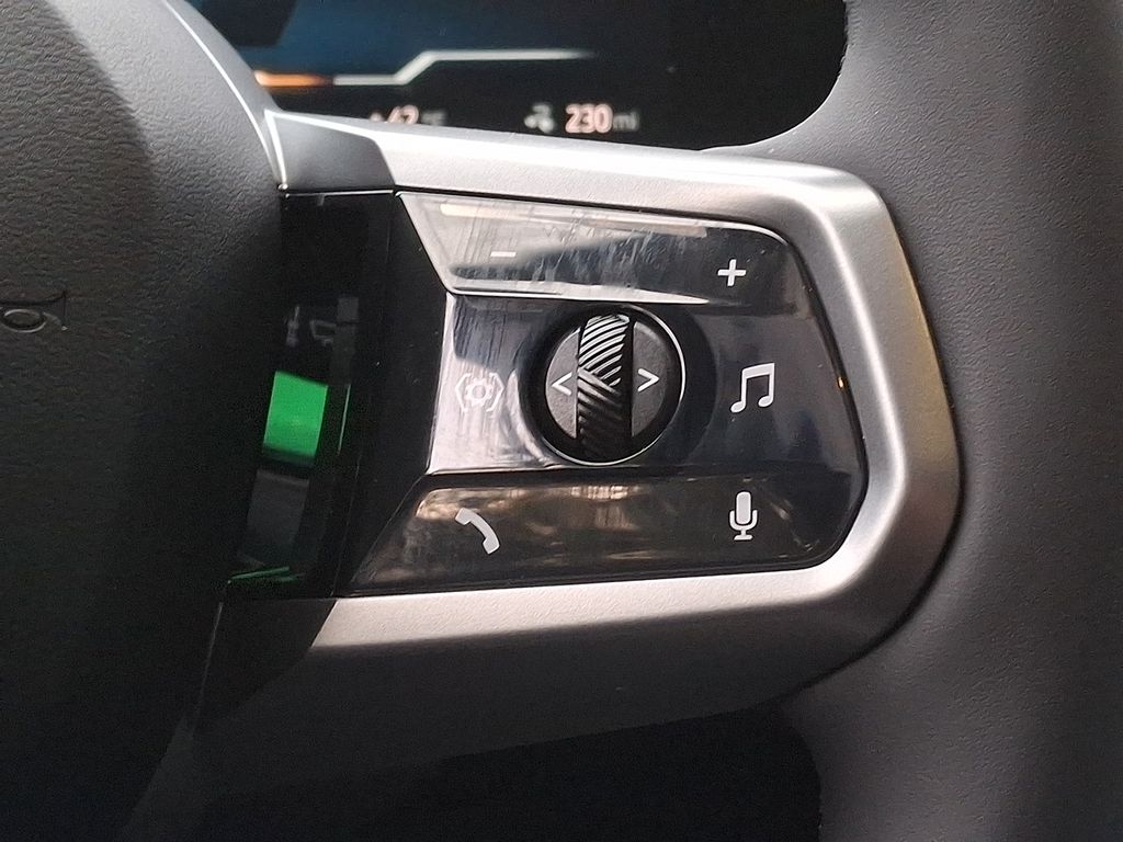 Thumbnail: 2025 BMW i5 - 18