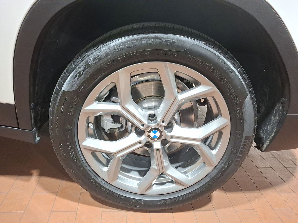 Thumbnail: 2023 BMW X4 - 6