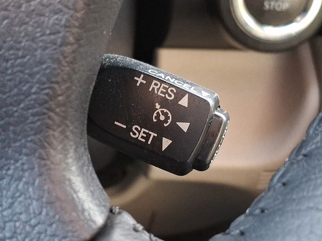 Thumbnail: 2014 Toyota Camry - 21