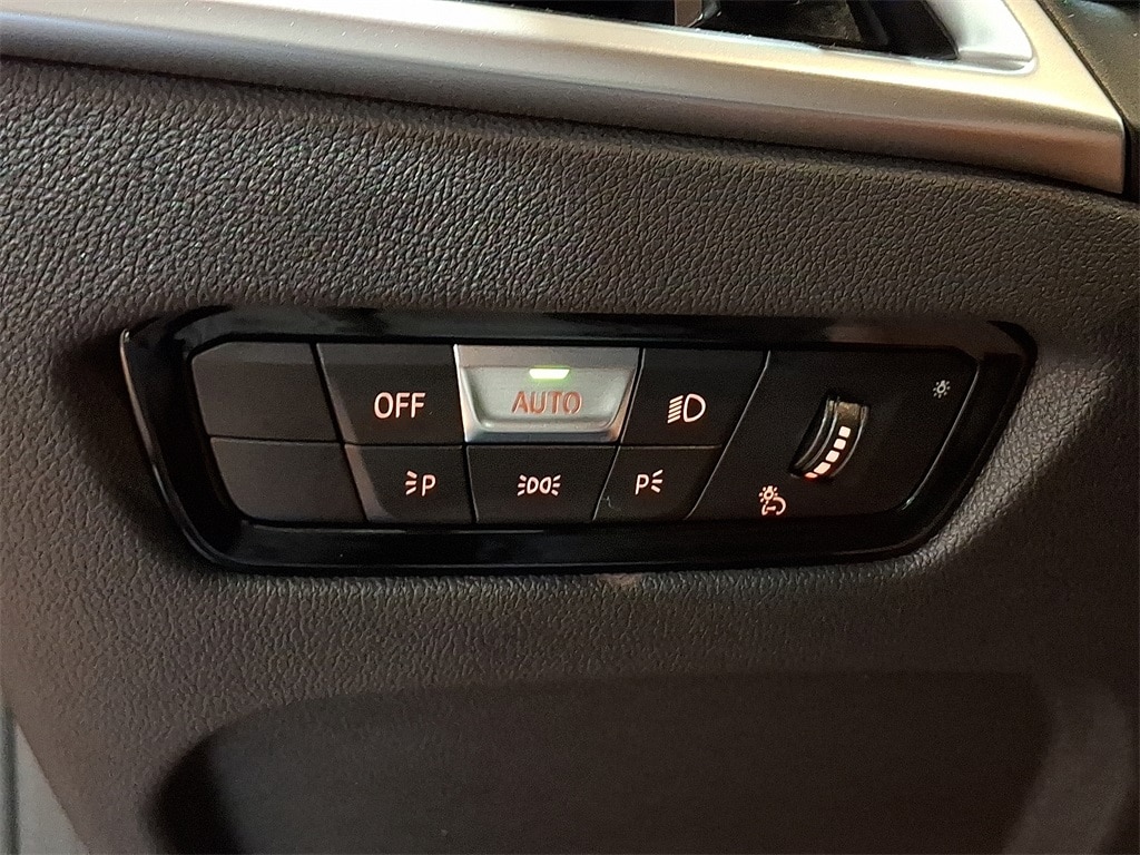 Thumbnail: 2025 BMW i4 - 23