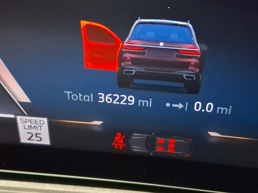 Thumbnail: 2024 BMW X7 - 15