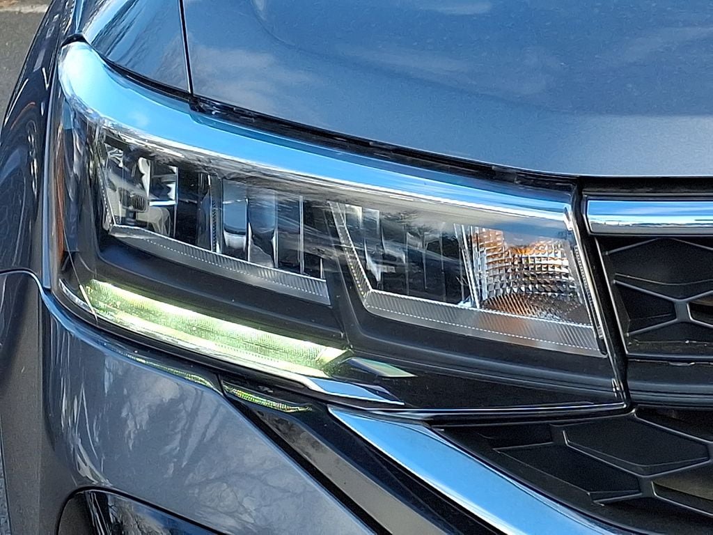 Thumbnail: 2022 Volkswagen Taos - 8