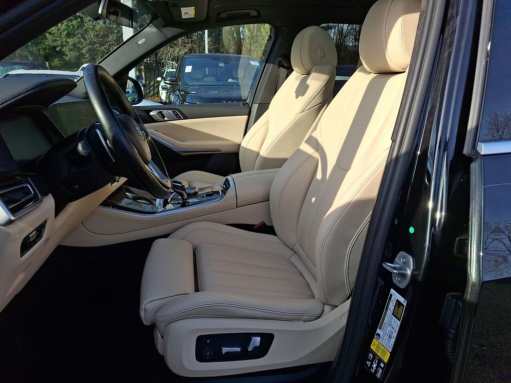 Thumbnail: 2022 BMW X5 - 10