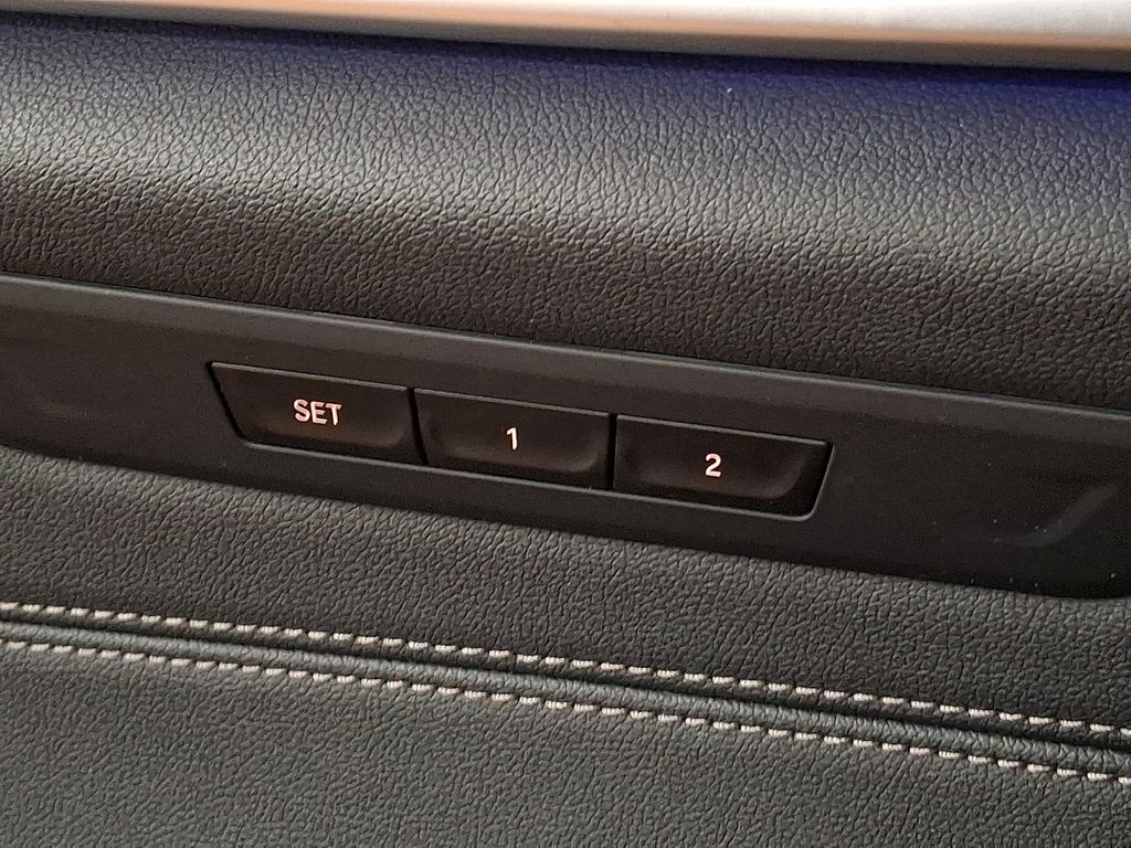 Thumbnail: 2023 BMW 5 Series - 24