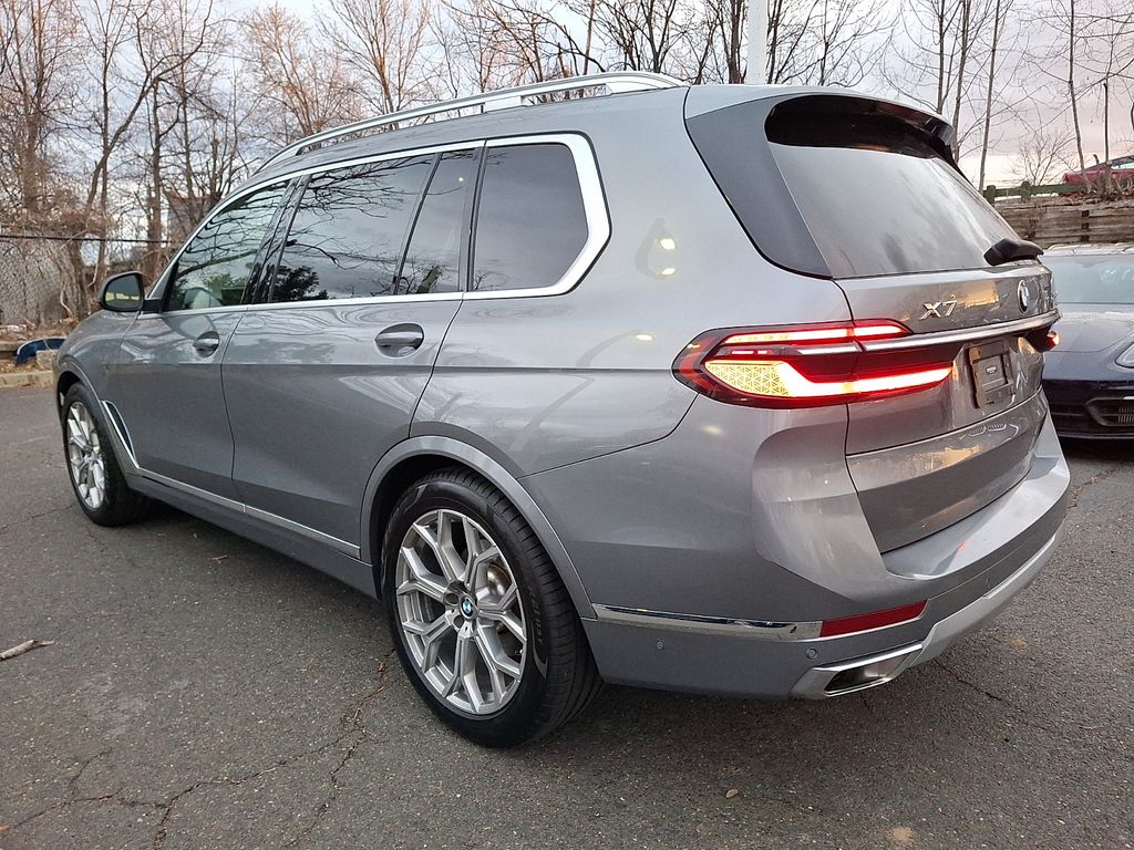 Thumbnail: 2023 BMW X7 - 5