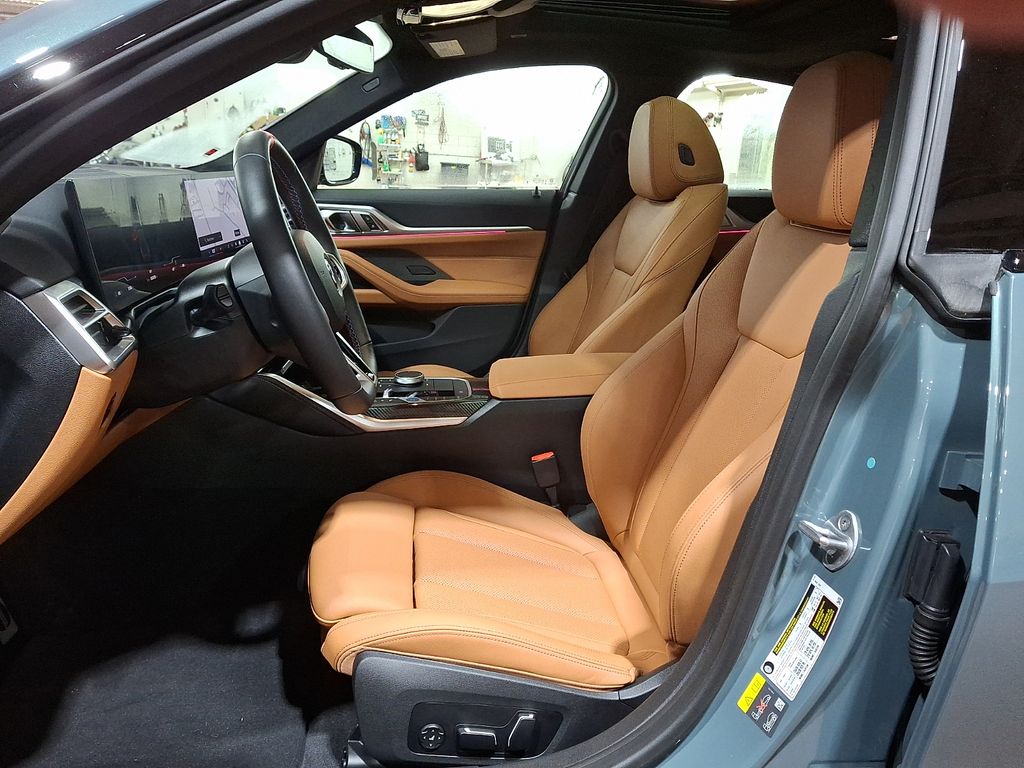 Thumbnail: 2025 BMW i4 - 10