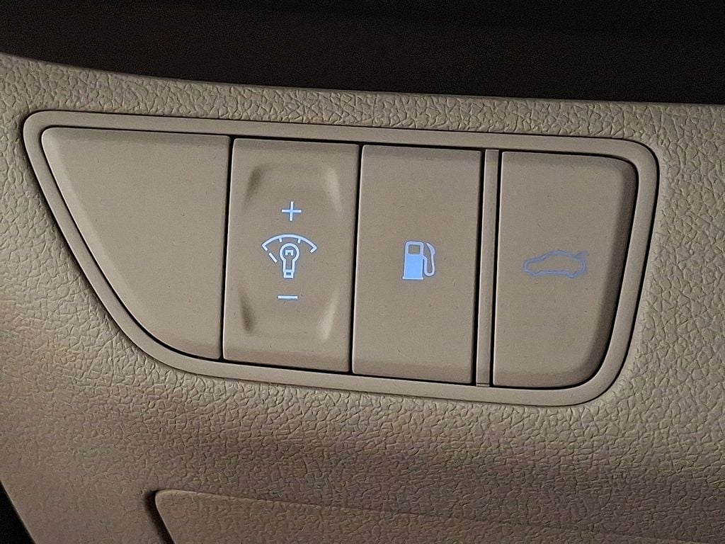 Thumbnail: 2023 Genesis G70 - 22