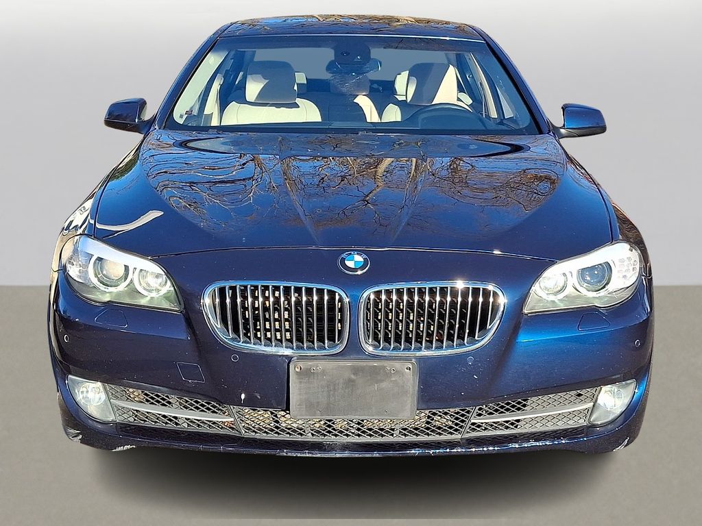 Thumbnail: 2011 BMW 5 Series - 2
