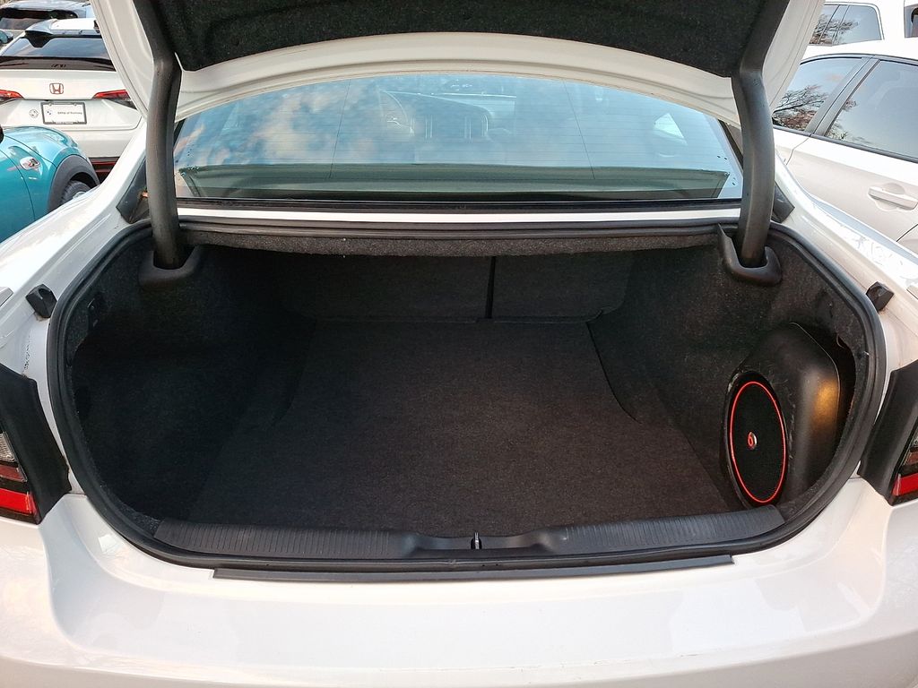 Thumbnail: 2016 Dodge Charger - 25