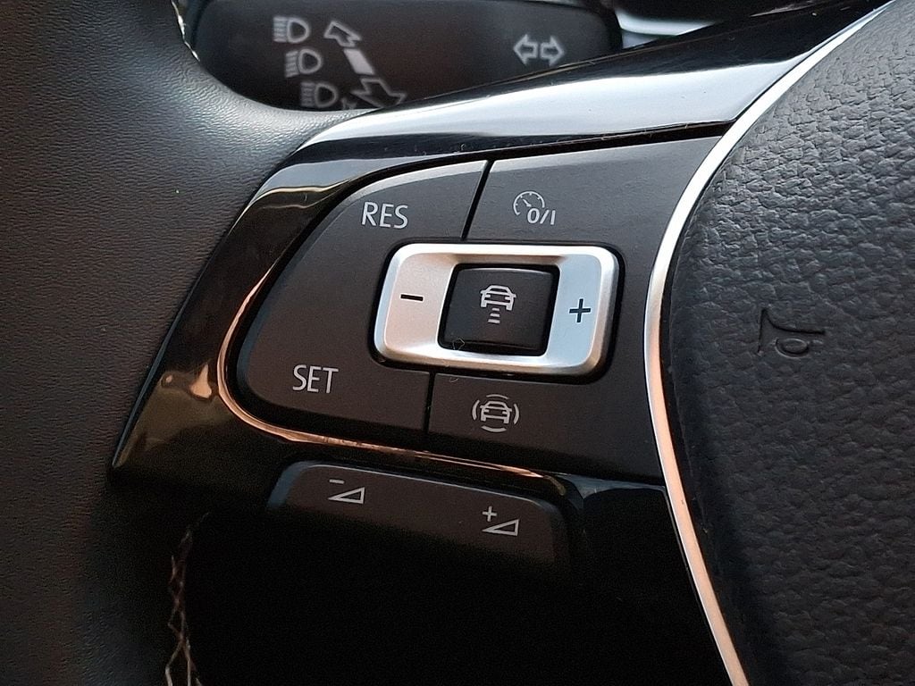 Thumbnail: 2021 Volkswagen Jetta - 17