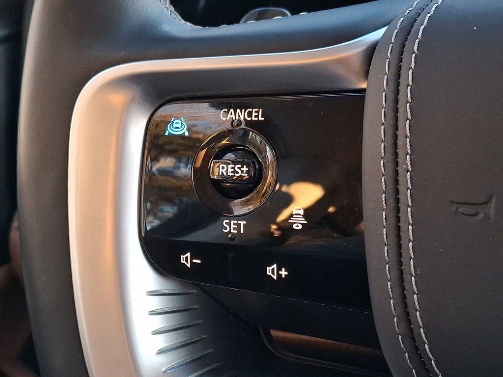 Thumbnail: 2025 INFINITI QX80 - 19