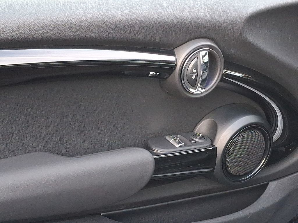 Thumbnail: 2021 MINI Cooper Hardtop - 11