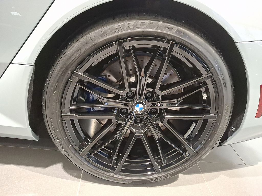 Thumbnail: 2026 BMW M5 - 6