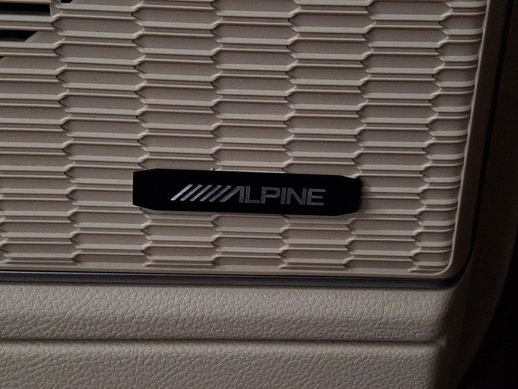 Thumbnail: 2022 Jeep Grand Cherokee - 23