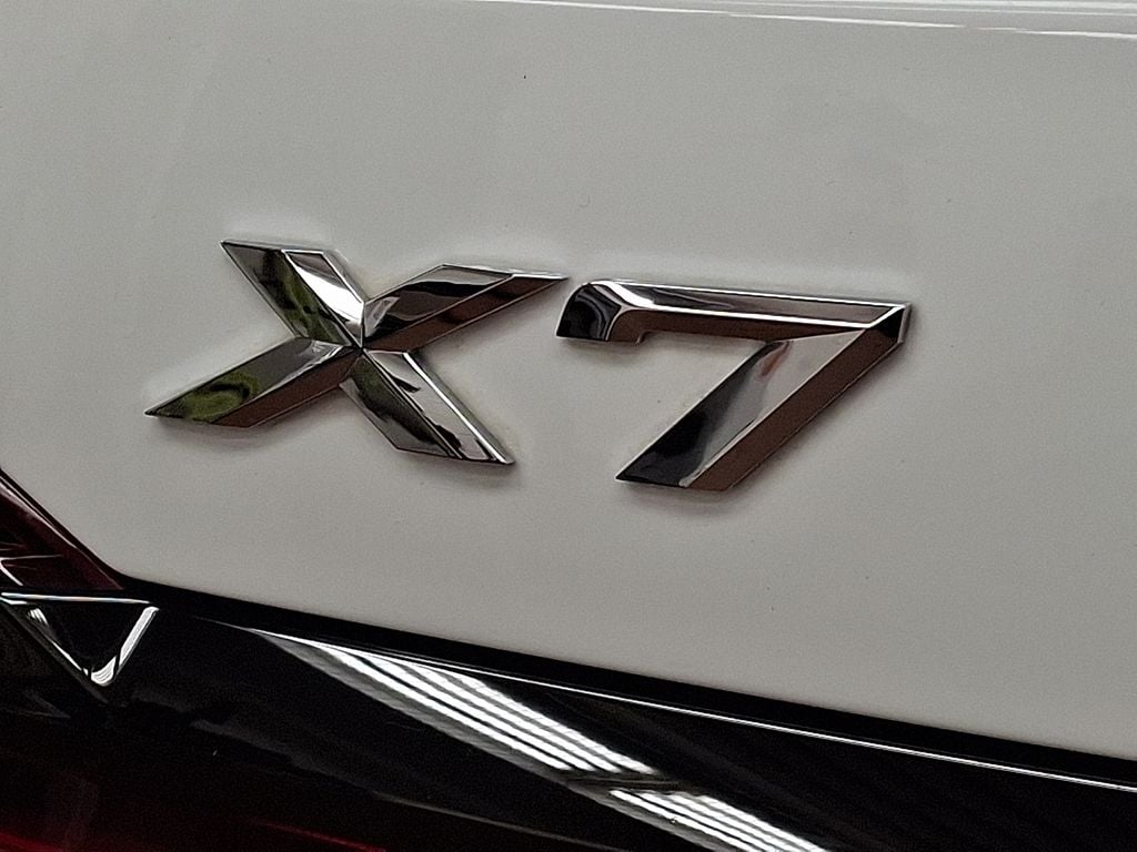 Thumbnail: 2021 BMW X7 - 32