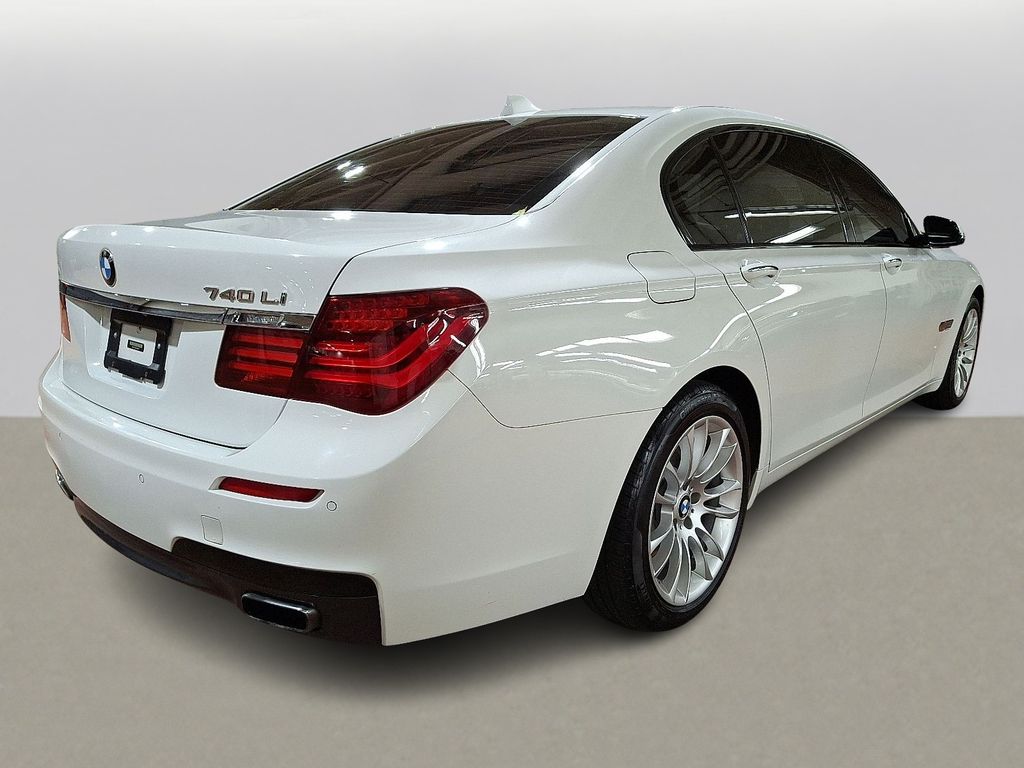 Thumbnail: 2015 BMW 7 Series - 4